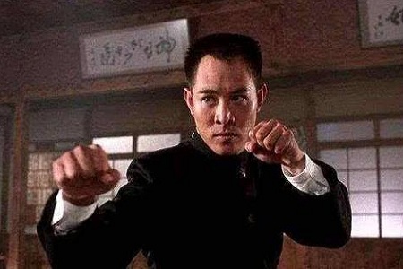 武打巨星李连杰与民同吃住,吃番薯配咸菜拒绝浪费获称赞