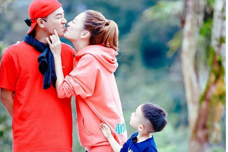 陈小春台北演唱会官宣二胎,52岁山鸡哥喜当爹jasper要当哥哥了