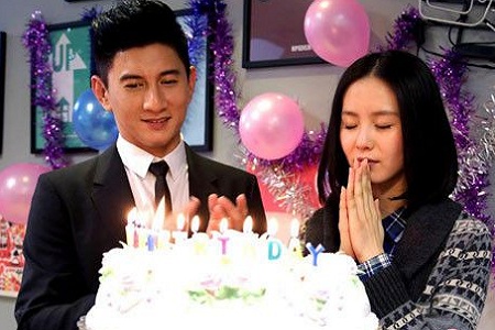 刘诗诗晒儿子步步近照,精致小老虎吊坠满满都是爱