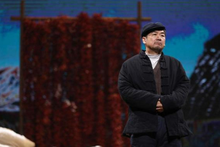 李宇春化身村妇向果粒叔讨《说法》 村长张国立承言奉陪到底