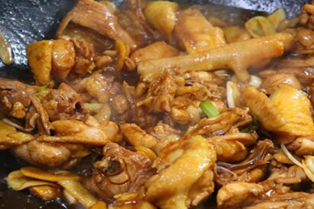 炖鸡怎么炖好吃?香菇炖鸡的做法最正宗的做法