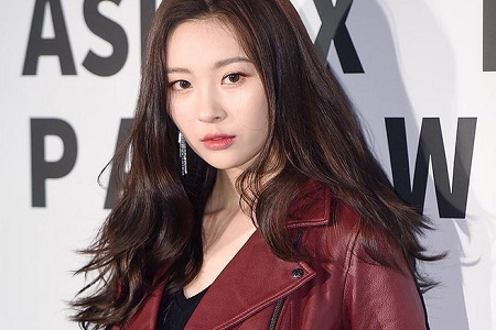 韩国女艺人李宣美回归热搜，火辣舞蹈惊艳全场