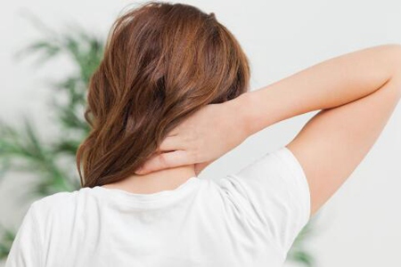 得了颈椎病怎么办?这5个小方法缓解颈椎病