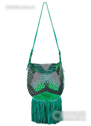 流苏包包 初夏时节显得清爽而诱人