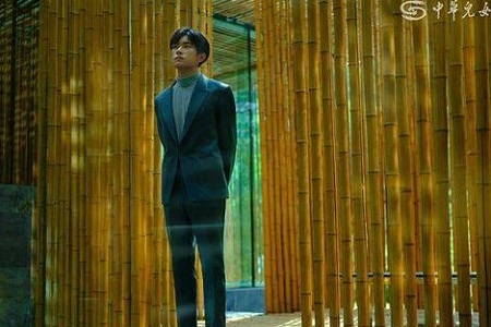 易烊千玺《中华儿女》封面人物,官方盖章知名度与影响力