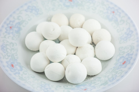 女性煮汤圆是有秘诀的，不要直接热水下锅