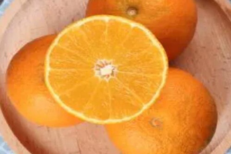 嗓子疼吃什么水果？这四个水果多吃养肺化痰