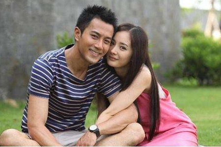 /></p><p>　　不得不说前公公刘丹在她们这段婚姻里几乎就成了这离婚案件的官方回应代表，反正不管她们两个人谁出现了一点的风吹草动，就都会跑去找刘丹寻找答案。不过刘丹虽然不会说儿媳妇什么，但是为了家庭的和睦，自从2016年的时候也会开始在一些公开的场合喊话杨幂要多回归家庭，想必当时的刘丹就已经察觉孩子们感情出现了不顺，只是作为前辈的他却又不方便透露些什么，这种有苦说不出应该是十分难受的吧。</p><p>　　如今刘恺威杨幂的婚姻已经落幕了，而那个对杨幂疼爱有加的公公也已经成为了过去式，现在的刘丹终于不需要再充当这两个人的辟谣代表，小编希望大家也能够多给一些私人空间给这位老人，并且也能祝福刘恺威杨幂各自安好，未来找到更好的另一半。</p><p>　　本文《刘恺威杨幂匆匆离婚，小糯米受伤护媳妇的他才更受伤》禁止任何网站进行转载!</p><p>　　当然她们之间的恩恩怨怨也都会随着这一张离婚声明的公布而缓缓的落下帷幕。只是小编觉得在这一场离婚风波中，小糯米并不是最受伤的，更值得大家关心的是杨幂的前公公刘丹。记得在这离婚声明还没有公布出来的前2天，杨幂的前公公刘丹接受采访，从他的回答中我们便可以看出其中的蹊跷，原来刘恺威杨幂的这一场婚姻早在之前就或多或少出现了一些问题，尽管这样刘丹也依旧是力挺杨幂到最后一刻，可以看到刘丹是真心对前儿媳妇杨幂好。</p><p style=