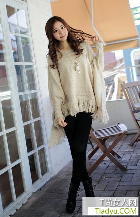 裙装呢大衣一秒变淑女 玩转圣诞约会搭