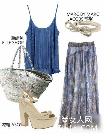 小辣椒私服出街 掌控长裙搭配