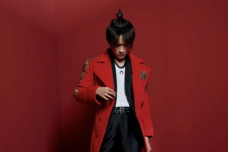 易烊千玺演唱会预告被指抄袭，Gabrielle回应抄袭阐释创作理念