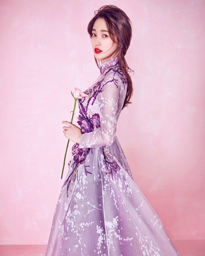 杨幂为什么骂金莎真相  金莎性感写真妩媚勾魂