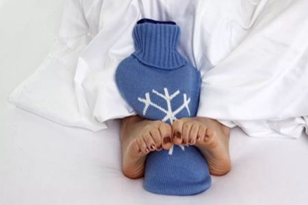 秋冬季节女性手脚冰凉怎么办?这几招教你保持温暖!