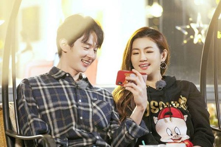 《女儿们的恋爱》Selina张轩睿甜蜜互动,网友喊话请原地结婚