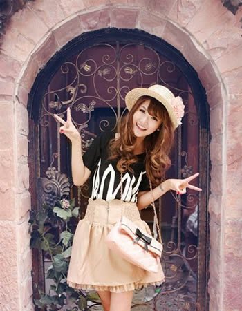 让T恤单品也散发出艺术气息