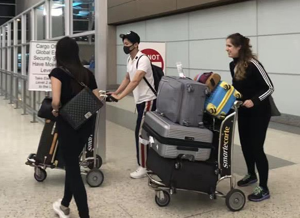 范冰冰李晨恋情三周年去国外度蜜月?疑似好事将近,