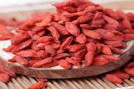 枸杞一天吃多少粒最好，枸杞泡水喝的正确方法