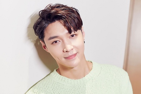 吴亦凡恋情曝光，归国四子感情大更新，张艺兴恋情还远吗？