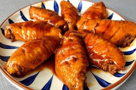 可乐鸡翅怎么烧最好吃？可乐鸡翅的制作方法甜而不腻