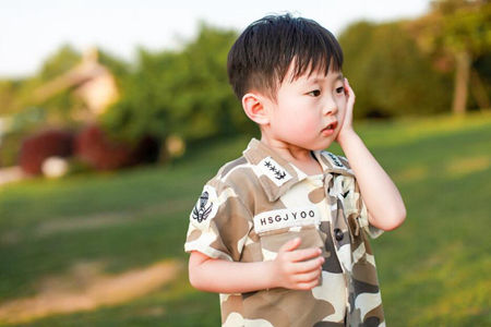 春季可以用艾灸身柱，可以帮助孩子增强抵抗力