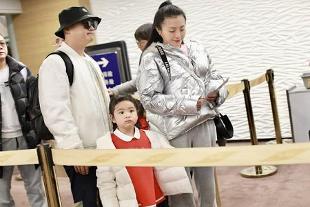 韩庚卢靖姗伴娘团曝光，宋茜李纯张佳宁神仙颜值绝对爱了！