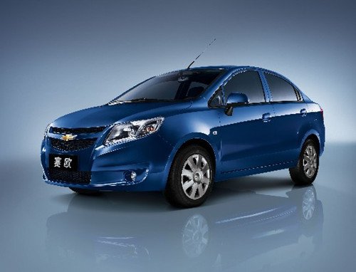 香车美女  购车品味体现女性外衣