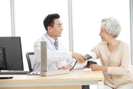 男女正常血压是不同的,看看自己有没有超标