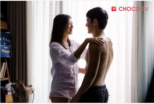 林可彤拍激情床戏