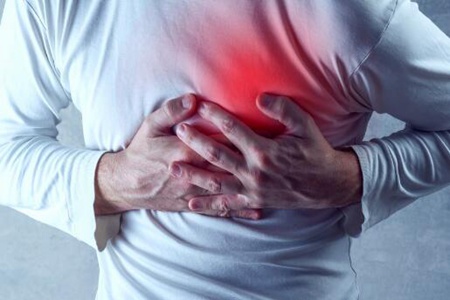胸口隐隐作痛是怎么回事？这五个问题捣乱原因不要无视