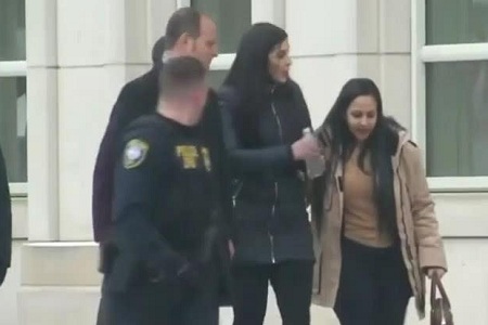 墨西哥大毒贩被监禁至死,选美皇后妻子却灿烂大笑