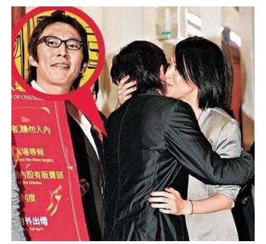 刘嘉玲被老外抱起