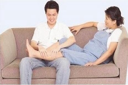 孕妇腿抽筋是怎么回事？这四个孕妇腿抽筋的原因预防