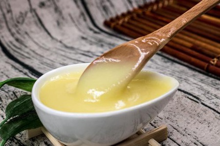 蜂王浆的作用与功效,这三个蜂王浆功效能滋补养生