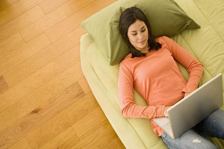 女人露个脚脖子虽能很美,这样容易患踝关节炎和身体健康问题